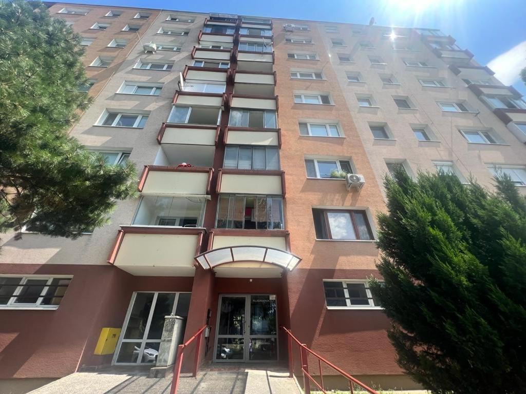 Апартаменти Apartman Solid, Братислава Екстер'єр фото